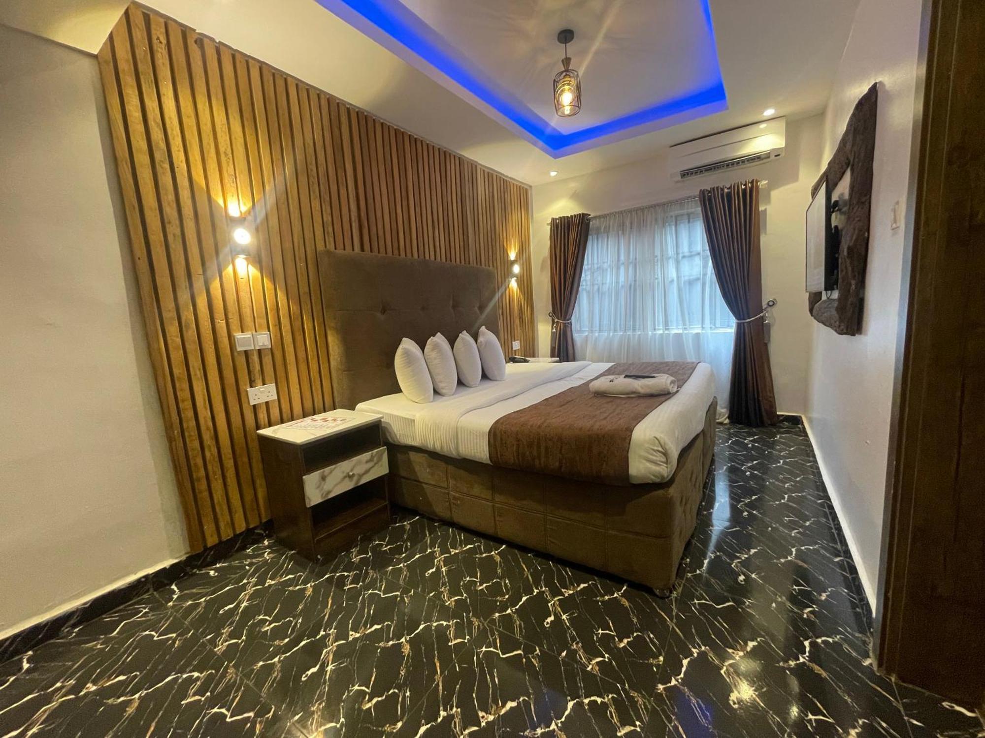Presken Hotel @Villa Ікеджа Екстер'єр фото